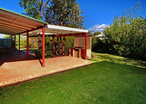 Rosewood Cottage - Kingaroy Accommodation 3