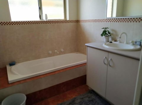 Ross - Kingaroy Accommodation 3