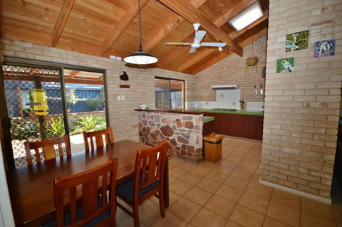 Rossys Retreat - Kalbarri WA - Kingaroy Accommodation 3