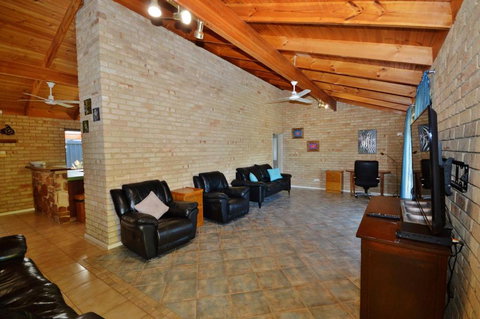 Rossys Retreat - Kalbarri WA - Kingaroy Accommodation 2