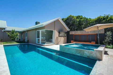 Royadie Resort - Pool Spa Tennis 500m To Beach - Kingaroy Accommodation 2