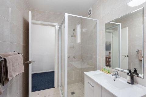 Royal Motel Tenterfield - Kingaroy Accommodation 3