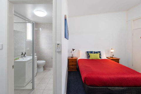 Royal Motel Tenterfield - Kingaroy Accommodation 0