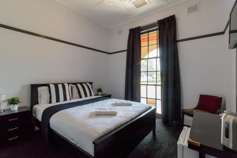 Royal Hotel Ryde - Kingaroy Accommodation 0