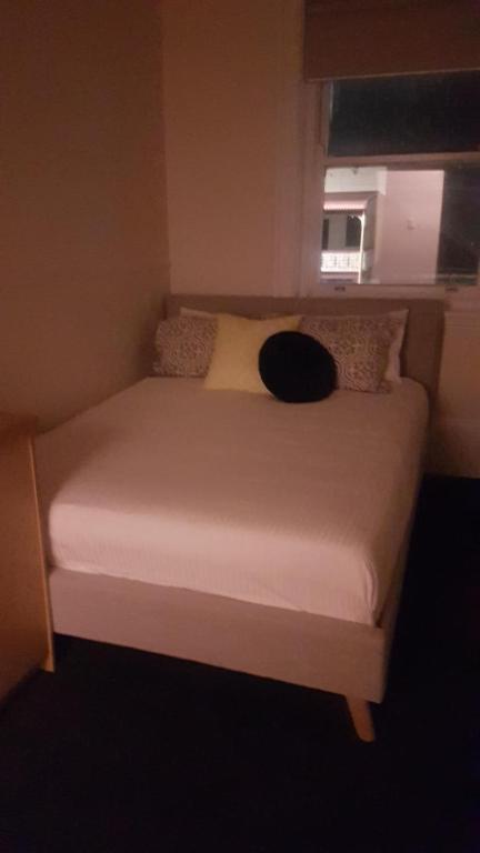 Royal Hotel Yass - Kingaroy Accommodation 0