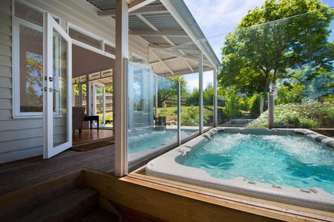 Sades - Kingaroy Accommodation 1