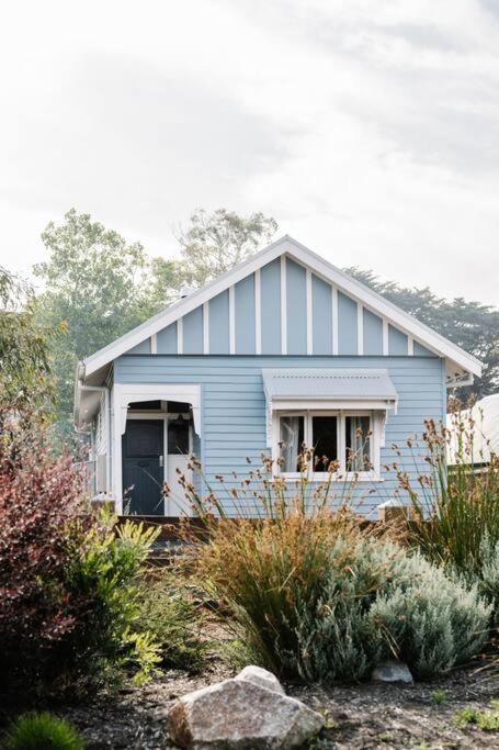 Sailors Whisk, Luxurious Restored Antique Cottage - Kingaroy Accommodation 0