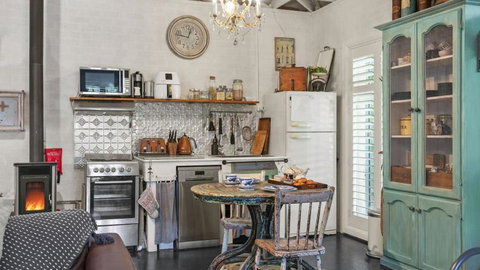 Saint Eloi Le Studio - Kingaroy Accommodation 1