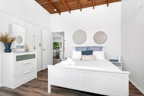 Sally Beach House With Ocean Views - Kingaroy Accommodation 2