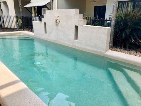 Salt & Sand - Tropical Oasis Footsteps To Beach - Kingaroy Accommodation 2