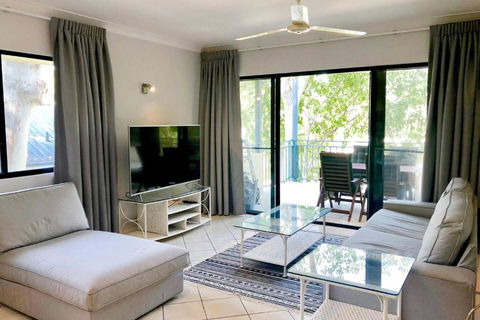 Salt & Sand - Tropical Oasis Footsteps To Beach - Kingaroy Accommodation 1