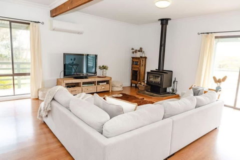 Salt Bush Cottage Peterborough - Kingaroy Accommodation 0