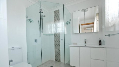 Salt Water Villa Bermagui Four Bedroom Central Location With Wifi - Kingaroy Accommodation 3