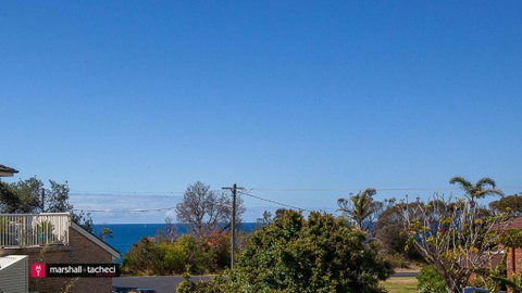 Salt Water Villa Bermagui Four Bedroom Central Location With Wifi - Kingaroy Accommodation 1