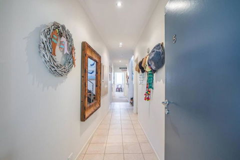 Saltwater 5 - Sleeps 8 - Close To Main Beach - Kingaroy Accommodation 3