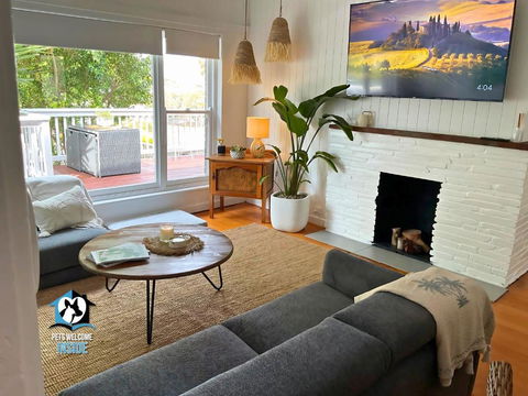 Saltwater Sunsets Seaside Haven With Ocean Views - Kingaroy Accommodation 2