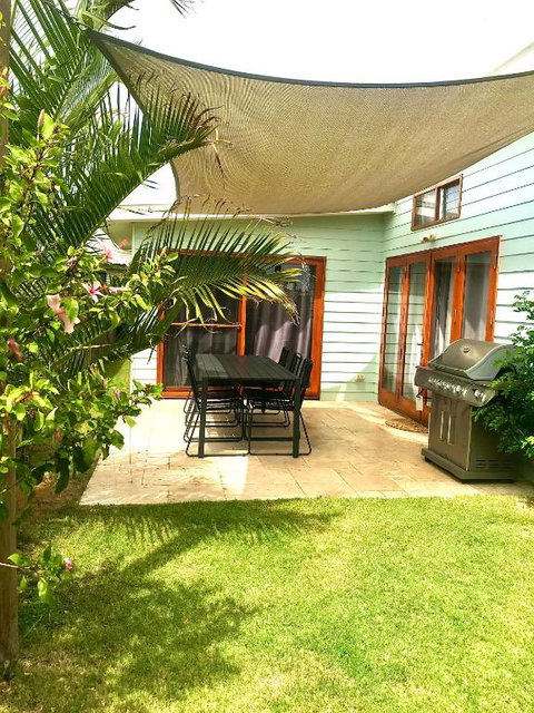 Salty Blue Beach House - Kingaroy Accommodation 0