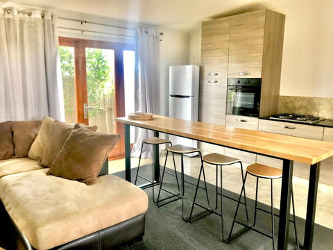 Salty Blue Beach House - Kingaroy Accommodation 3