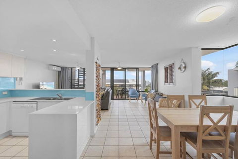 Salty Breeze - Rooftop Terrace & Jacuzzi - Kingaroy Accommodation 1