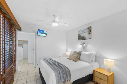 Salty Breeze - Rooftop Terrace & Jacuzzi - Kingaroy Accommodation 2
