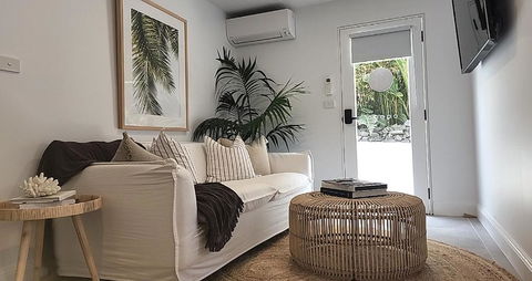 SALTY PALMS -Seaside Studio Apartment - Kingaroy Accommodation 3