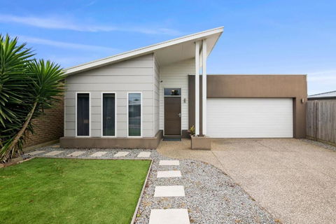 Salty Sage Beach House - Kingaroy Accommodation 3