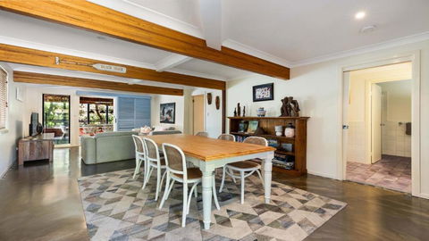 Salty Seaside - Kingaroy Accommodation 1
