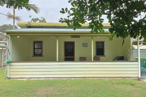 SALTYS AMITY POINT - Kingaroy Accommodation 0