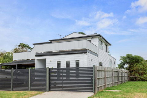 Sanctuary Lodge By Ready Set Stay - BYO LINEN & TOWELS - Kingaroy Accommodation 2