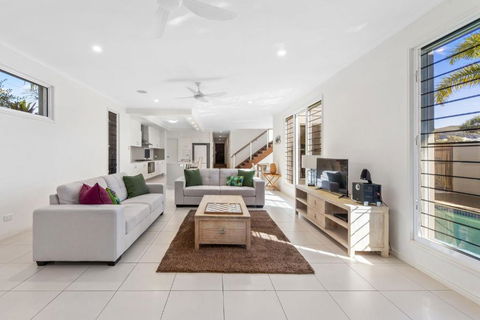Sand And Sea Beach House - Kingaroy Accommodation 1