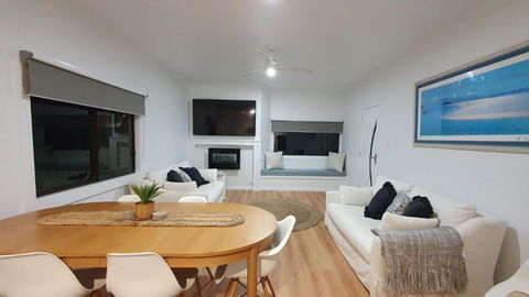 Sand And Swell At Sawtell - Kingaroy Accommodation 0