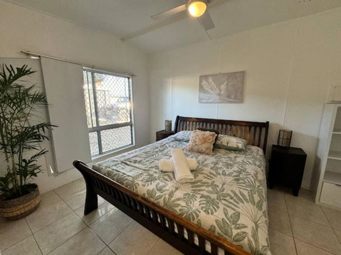 Sand Bars - Spacious, Beach, Pets - Kingaroy Accommodation 0