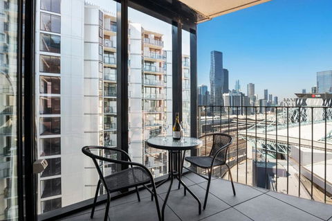 Rooftop Pool Stunning Apt At Marvel Stadium With Free Parking - Kingaroy Accommodation 3