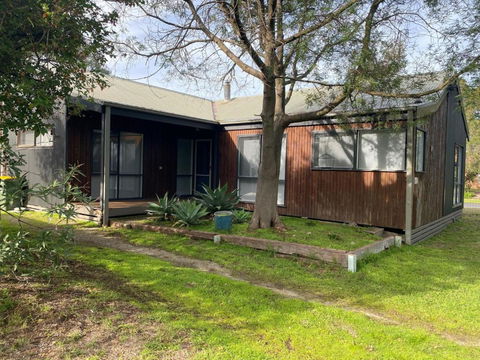 Sanders Beach House - Kingaroy Accommodation 0