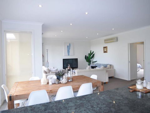 Sandpiper 3 - Close To Town And Beach - Kingaroy Accommodation 0