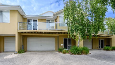 Sandpiper 9 - Close To Town And Beach - Kingaroy Accommodation 0