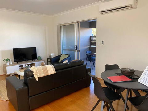 Smart Modern Close City/Airport WIFI/Park/Netflix - Kingaroy Accommodation 3