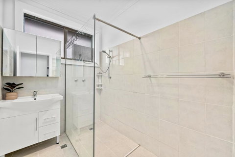 Spacious Upper House For You - Kingaroy Accommodation 1