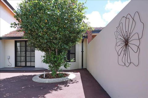 Swan River Applecross Heathcote Park 1BR Villa - Kingaroy Accommodation 2