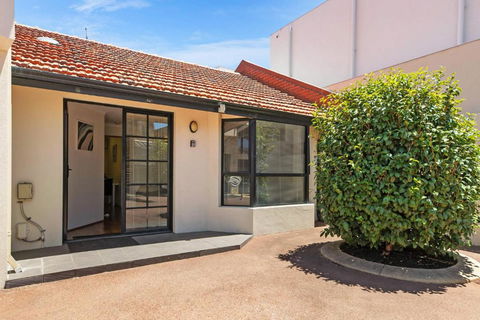 Swan River Applecross Heathcote Park 1BR Villa - Kingaroy Accommodation 0