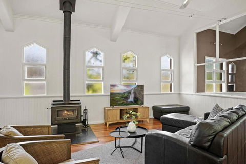The Church Retreat Whorouly - Kingaroy Accommodation 0