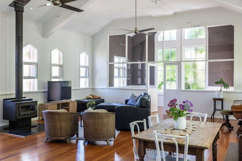 The Church Retreat Whorouly - Kingaroy Accommodation 1