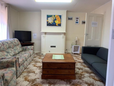 The Crooked Cottage - Kingaroy Accommodation 1