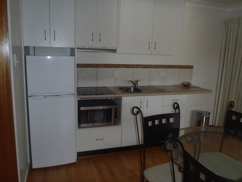 Beachside Holiday Units - Kingaroy Accommodation 2