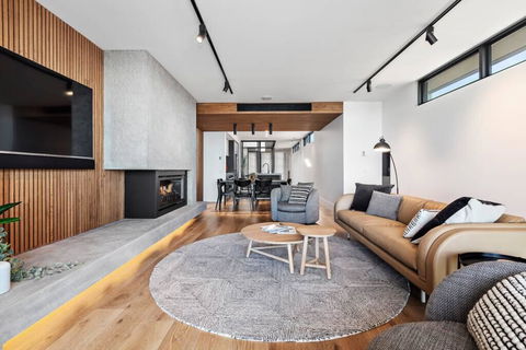 Beachside Lane - On The Beach, Water Views - Kingaroy Accommodation 2