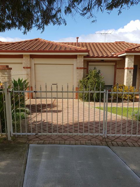 Beachside Retreat - Kingaroy Accommodation 0
