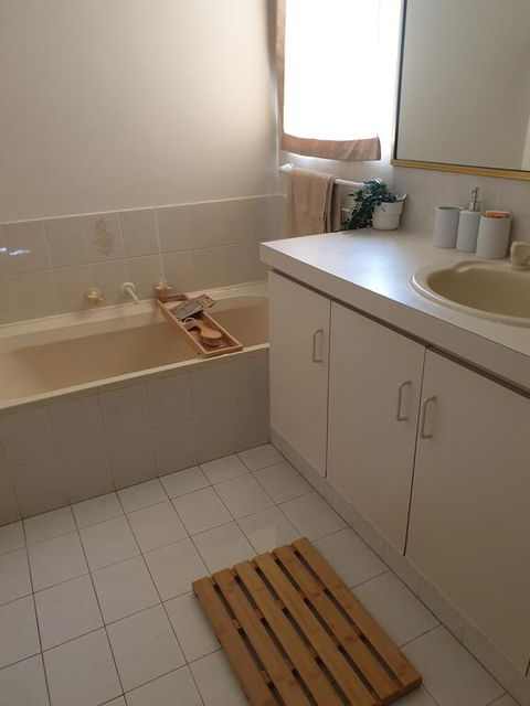 Beachside Retreat - Kingaroy Accommodation 1
