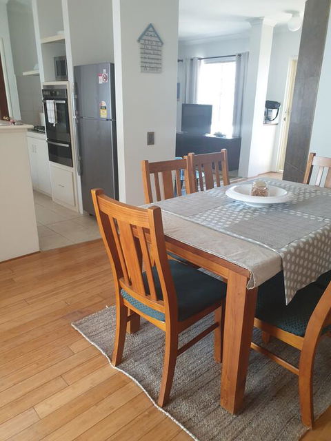 Beachside Retreat 2 - Kingaroy Accommodation 2