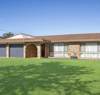 Beachway - beach access at end of street - Kingaroy Accommodation