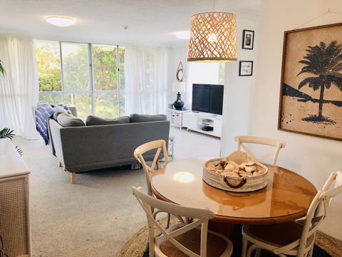 Beachy, Bright, And The Best Location On The GC! - Kingaroy Accommodation 0